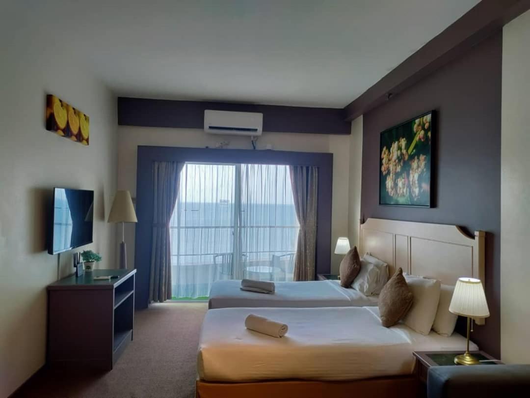 Rainbow Paradise Beachfront Penang Tanjung Bungah  Eksteriør billede