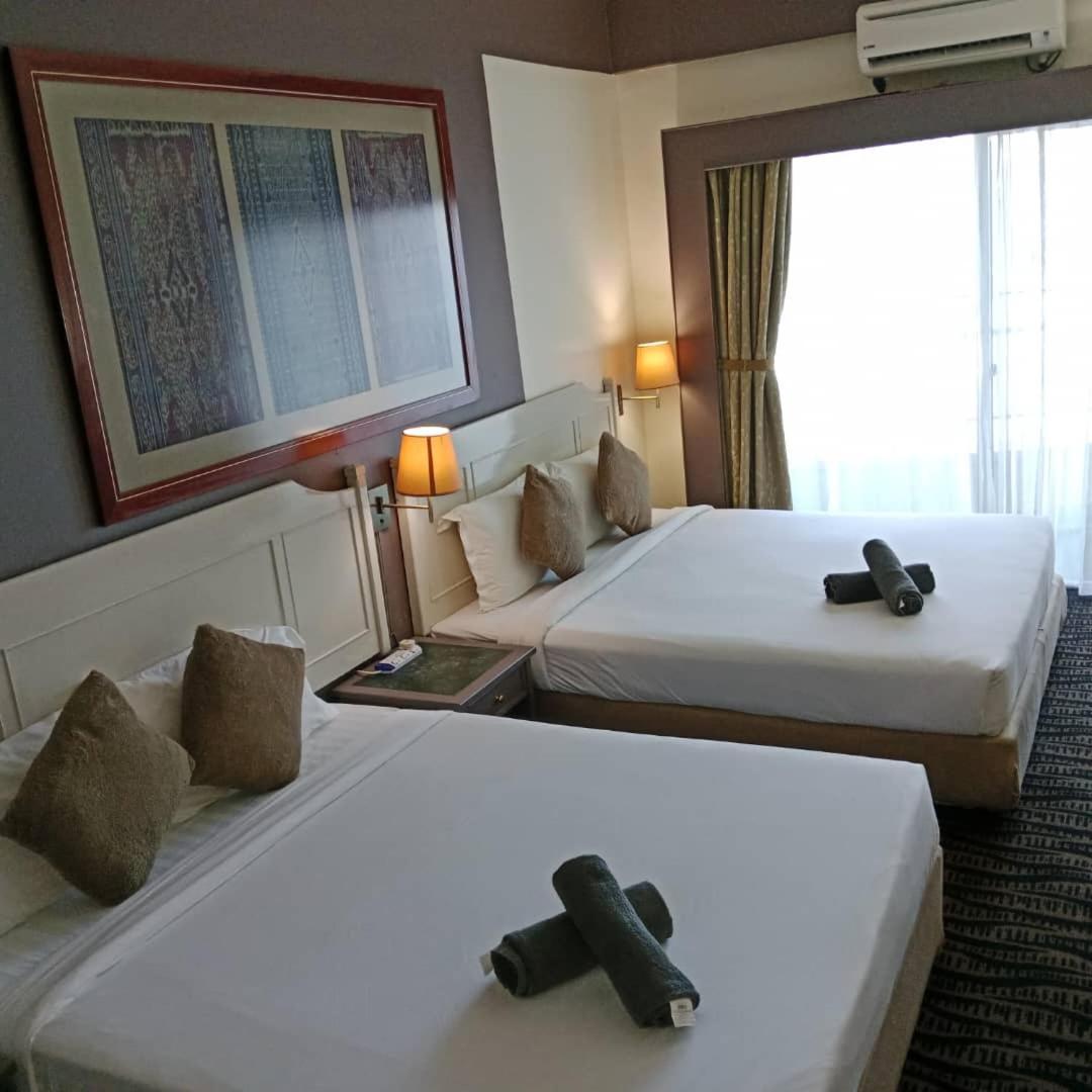 Rainbow Paradise Beachfront Penang Tanjung Bungah  Eksteriør billede