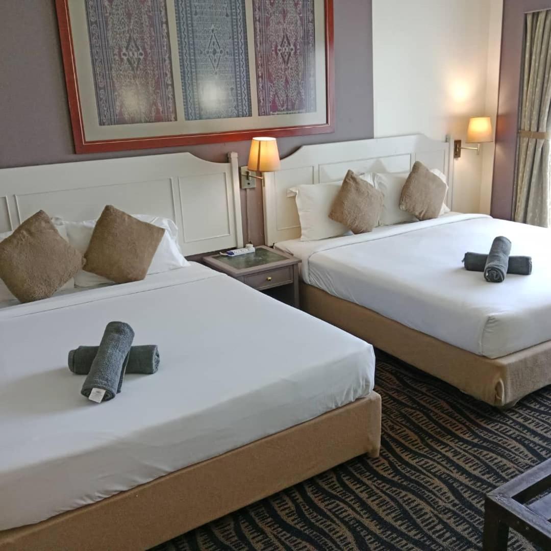 Rainbow Paradise Beachfront Penang Tanjung Bungah  Eksteriør billede