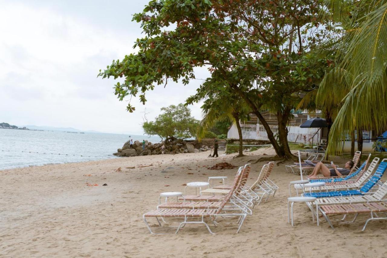 Rainbow Paradise Beachfront Penang Tanjung Bungah  Eksteriør billede